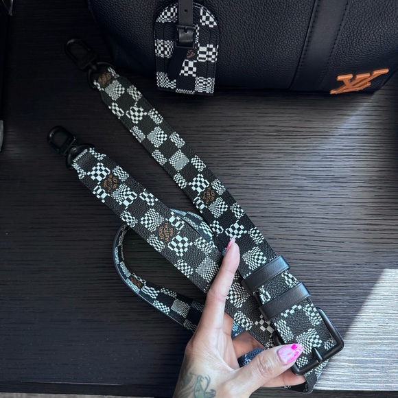 LOUIS VUITTON X VIRGIL ABLOH CITY KEEPALL - Picture 10 of 12